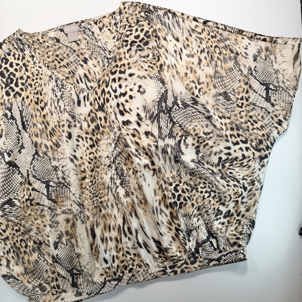 Chico's Size 1 Med Cheetah Snake Print V Neck Top